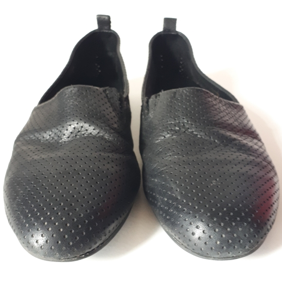 Hibou Leather Perforated High Cut Round Flat Shoe - Picture 4 of 13